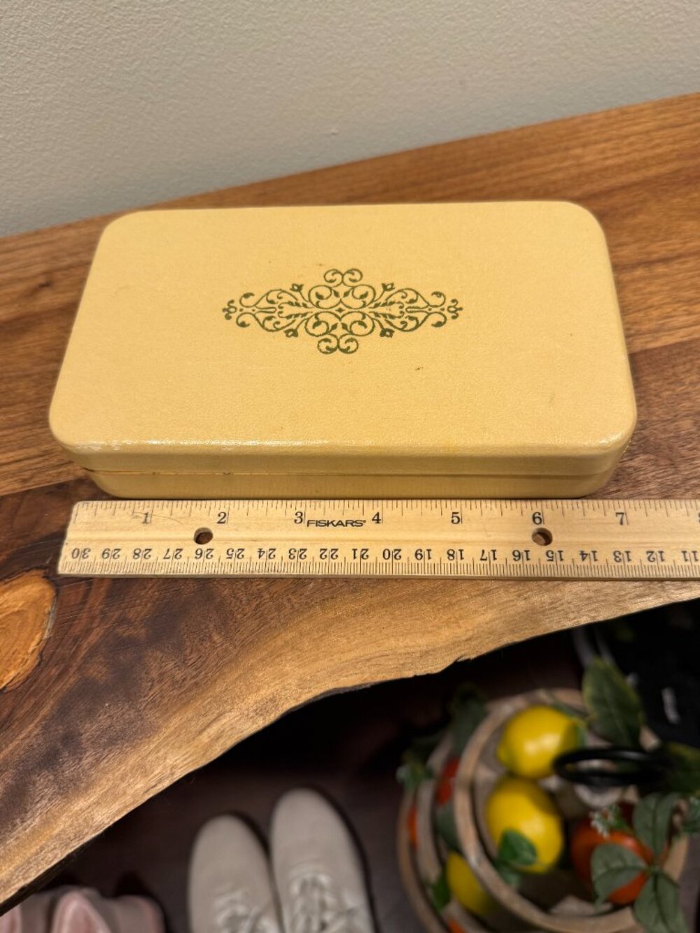 Vintage Mele Ivory Colored Jewelry Box Gold Filagree Trim See Photos For Flaws - Picture 8 of 10